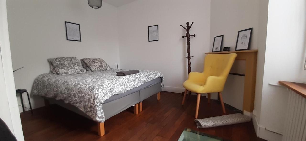ker karantez Villa Rennes Bagian luar foto